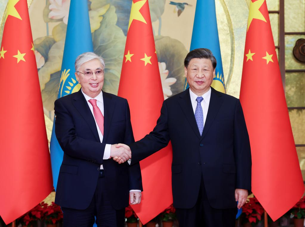 President Xi holds talks with Kaskhstan President .jpg