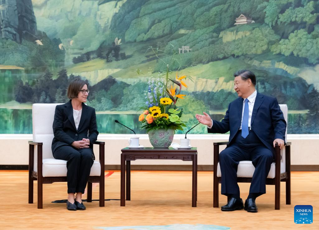 Chinese President meets Red Cross President.jpg
