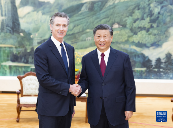 President Xi meets with Californian Governor.png