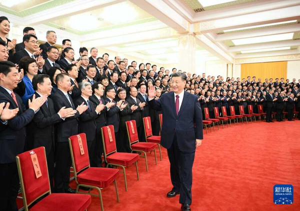 Xi meets diplomatic envoys.png
