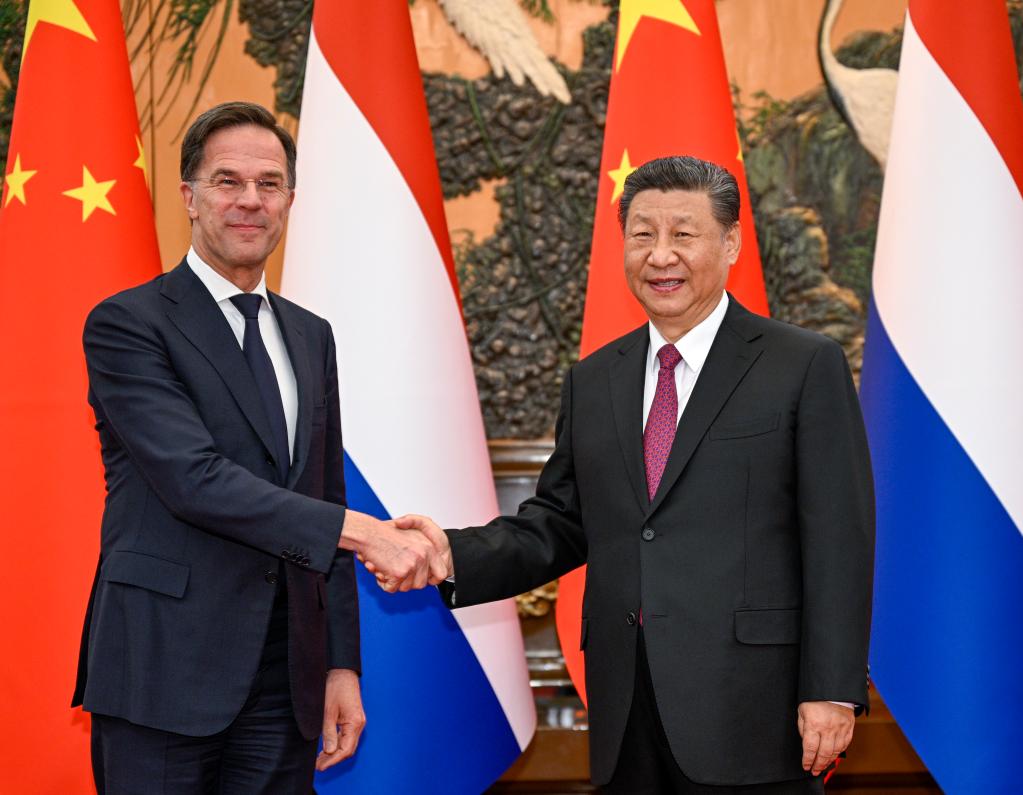 Xi meets Dutch PM in Beijing.jpg